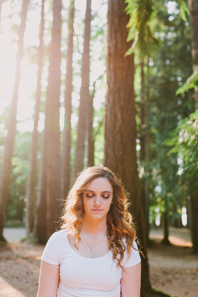 Lifestyle high school senior session at a rustic park in Kitsap County. 