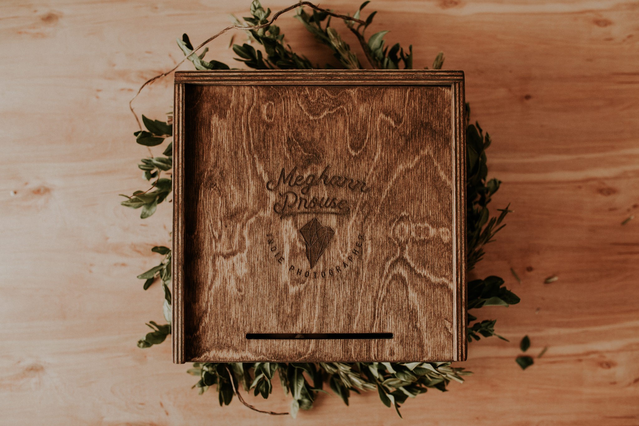 Rustic wooden keepsake box for photographs, complimentary with Meghann Prouse, Indie Photographer's wedding collections. 