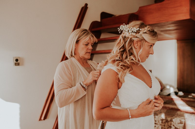 Special moments between the bride and her mom, for a sweet winter elopement in Port Townsend. 
