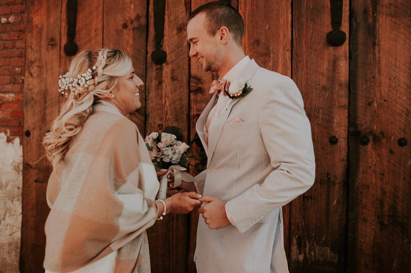 Winter elopement first look in the PNW.