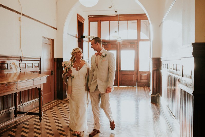 Romantic courthouse elopement with southern charm in the Pacific Northwest. 