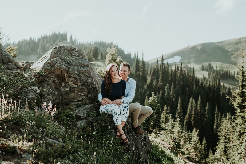 Adventurous engagement session inspiration at Hurricane Ridge | Seattle area wedding and elopement photographer Meghann Prouse | www.photomegs.com