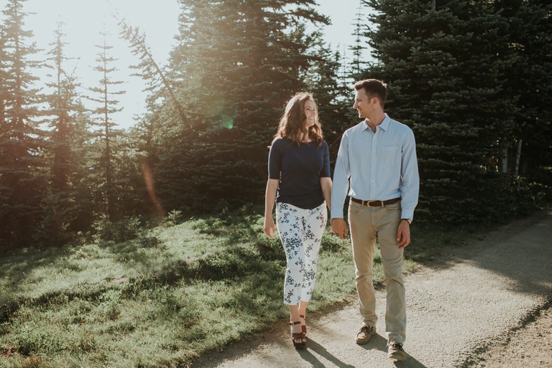 Adventurous engagement session inspiration at Hurricane Ridge | Seattle area wedding and elopement photographer Meghann Prouse | www.photomegs.com