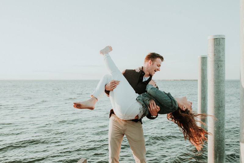 Playful Olympic Peninsula engagement session | Seattle area wedding and elopement photographer Meghann Prouse | www.photomegs.com