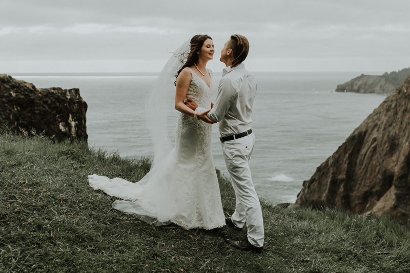 Stunning adventure elopements with breathtaking views | northwest wedding and elopement photographer Meghann Prouse | www.photomegs.com.
