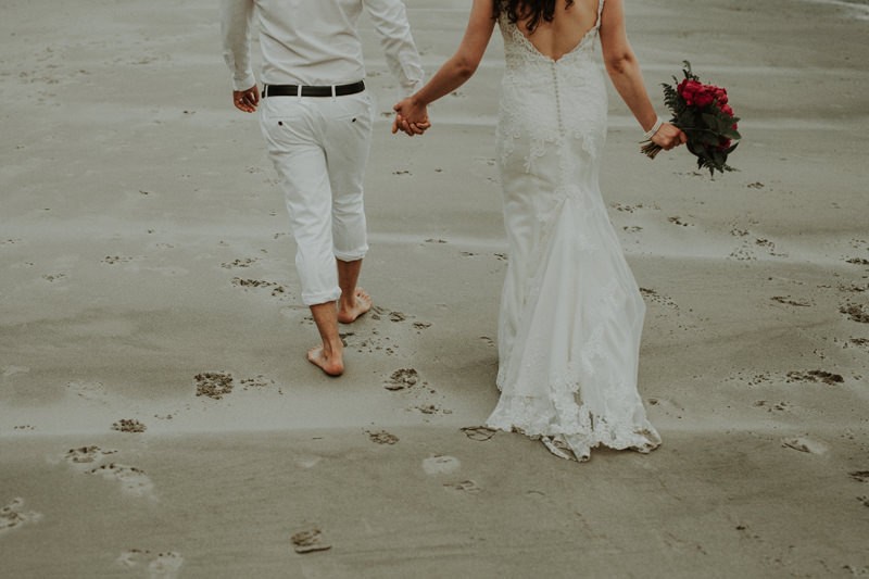 Cannon Beach elopement | PNW wedding and elopement photographer Meghann Prouse | www.photomegs.com.