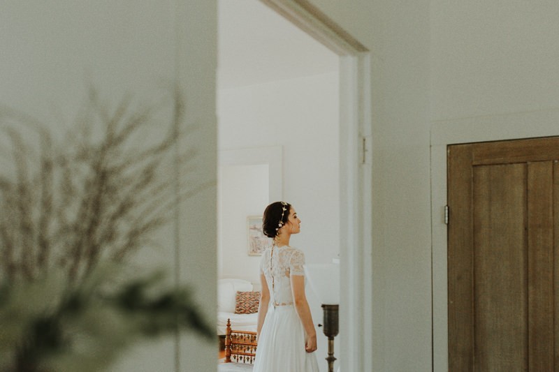 Modern Seattle bride before the ceremony for her Whidbey Island, WA wedding. 