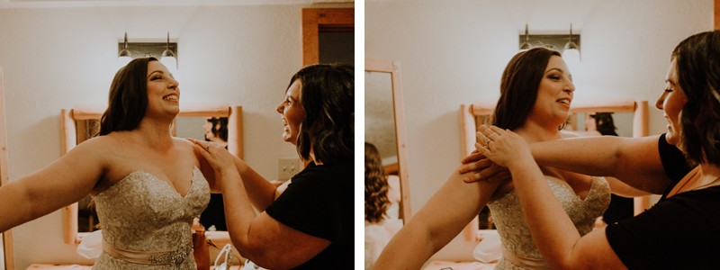 Bride getting ready with friend at Kitsap Memorial State Park | Seattle wedding + elopement photographer Meghann Prouse | www.photomegs.com