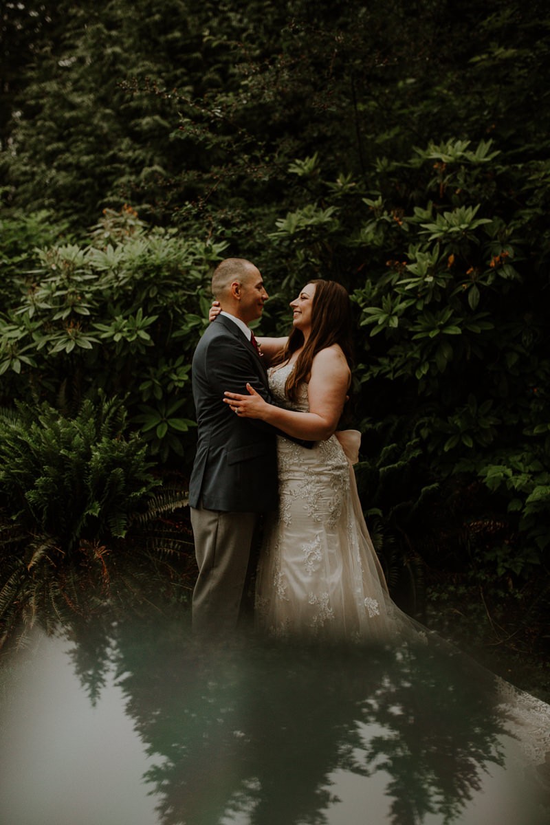 Romantic rainy wedding day at Kitsap Memorial State Park | PNW wedding + elopement photographer Meghann Prouse | www.photomegs.com