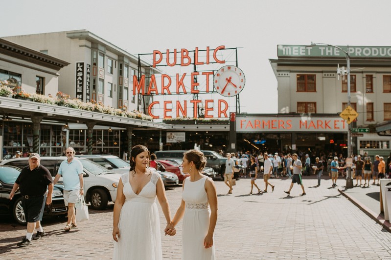 Pike Place Market wedding photos | Seattle wedding + elopement photographer Meghann Prouse | www.photomegs.com