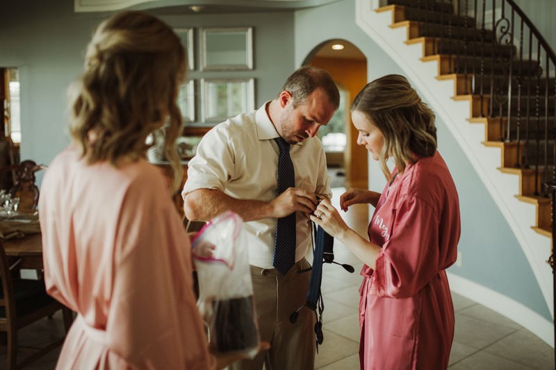 Getting ready at The Edgewater House wedding in Olalla, Washington | Kitsap County elopement + wedding photographer Meghann Prouse | www.photomegs.com