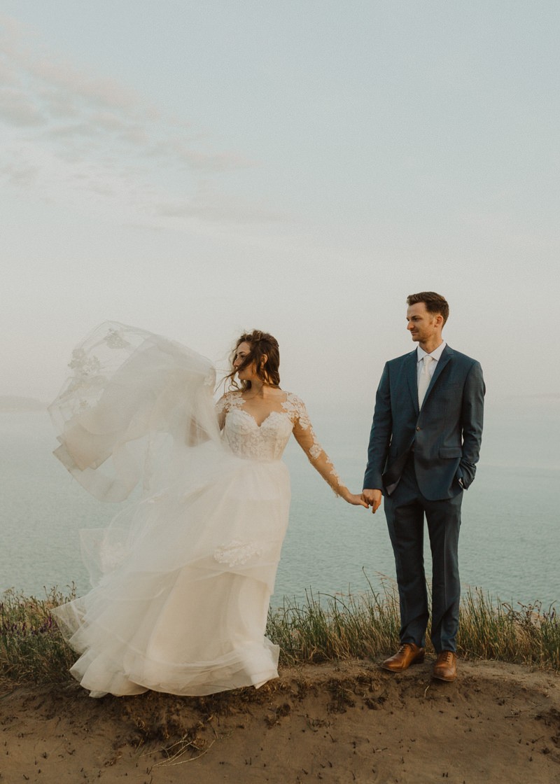 Intimate Whidbey Island adventure elopement | PNW photographer Meghann Prouse | www.photomegs.com