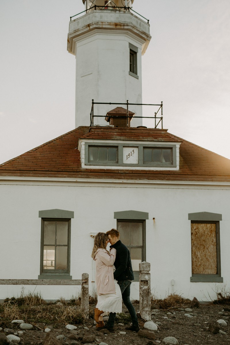 Engagement session inspiration | Bainbridge Island wedding photographer Meghann Prouse | www.photomegs.com
