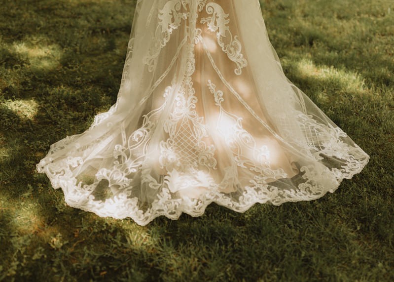 Elopement dress inspiration | PNW wedding photographer Meghann Prouse | www.photomegs.com