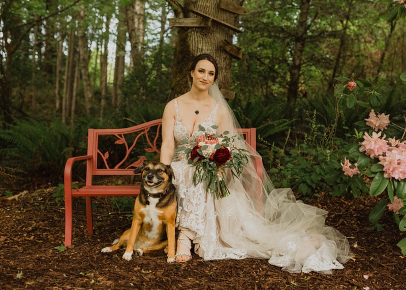 Elopement with adorable dogs | PNW couples photographer Meghann Prouse | www.photomegs.com
