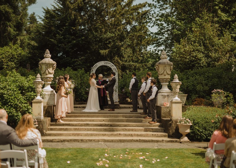 English garden wedding inspiration | PNW photographer Meghann Prouse | www.photomegs.com