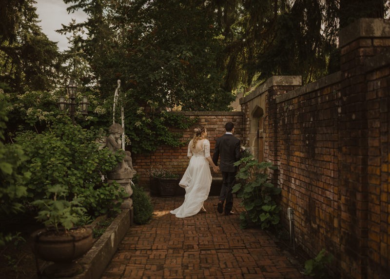 Dreamy secret garden English castle wedding | Seattle photographer Meghann Prouse | www.photomegs.com
