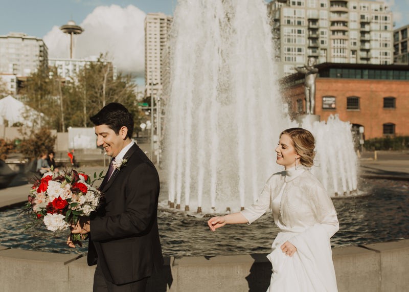October Elopement in the city | Seattle, WA elopement photographer Meghann Prouse | www.photomegs.com