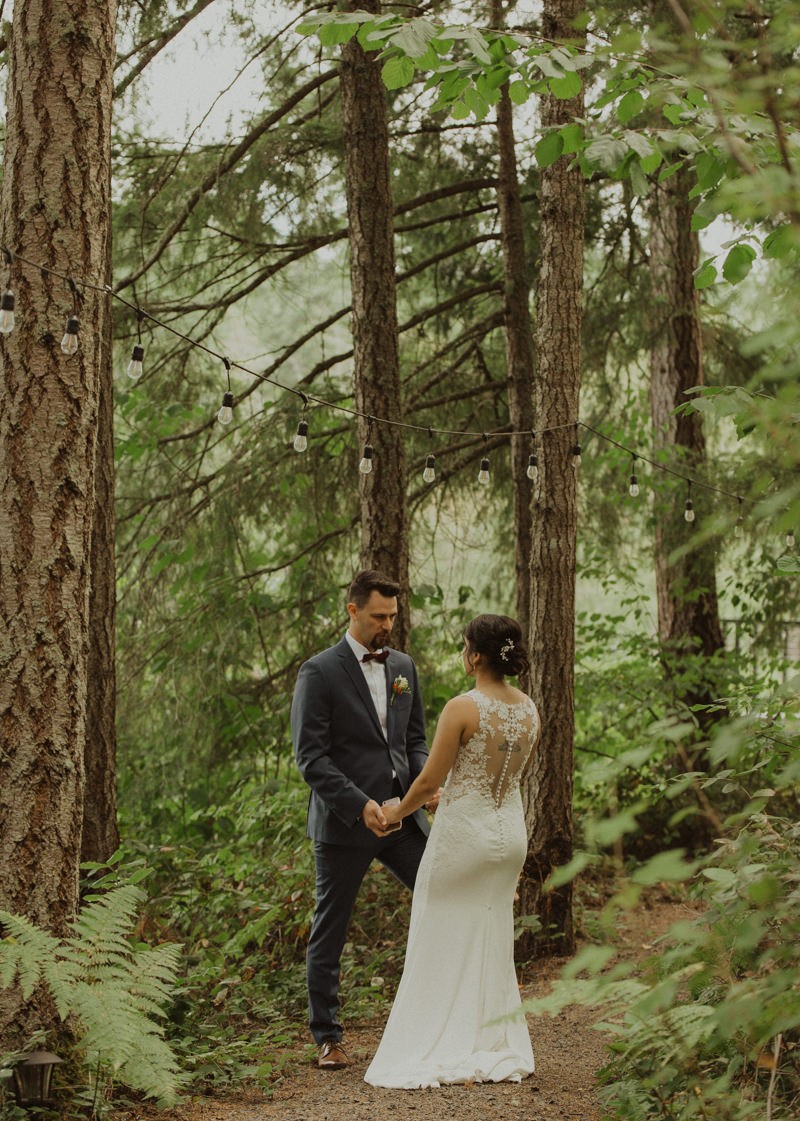 First look moments at a Northwest Trek wedding day | Seattle wedding photographer
