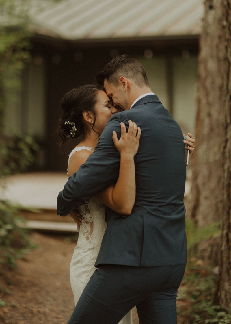 Sweet first look moments between bride and groom | Northwest Trek wedding day | Seattle wedding photographer
