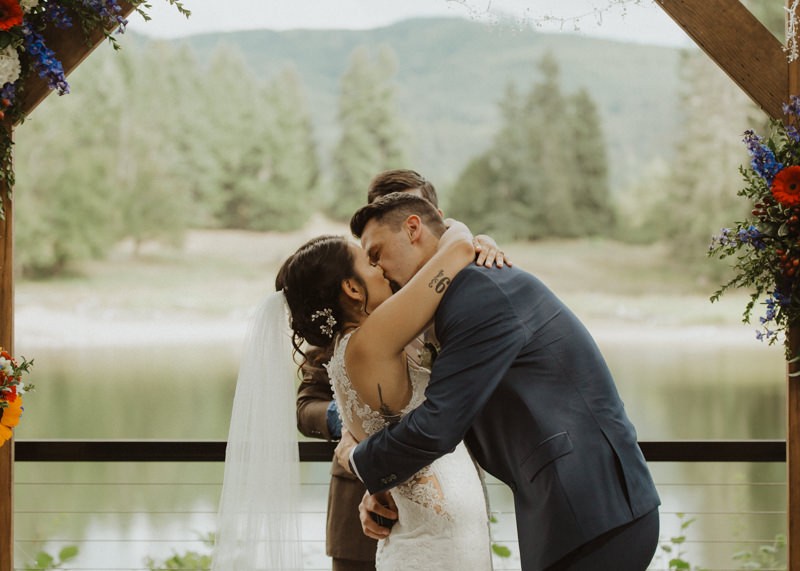 Ceremony kiss | Northwest Trek wedding day | Seattle wedding photographer