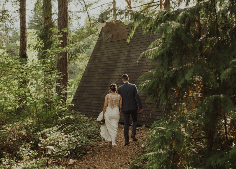 Wedding with Northwest Trek A-frame cabin | Seattle wedding photographer