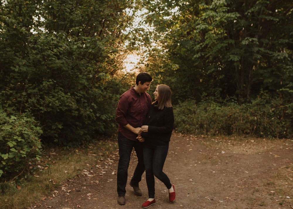 Sunset engagement photos at Lincoln Park | Bremerton wedding photographer Meghann Prouse. 