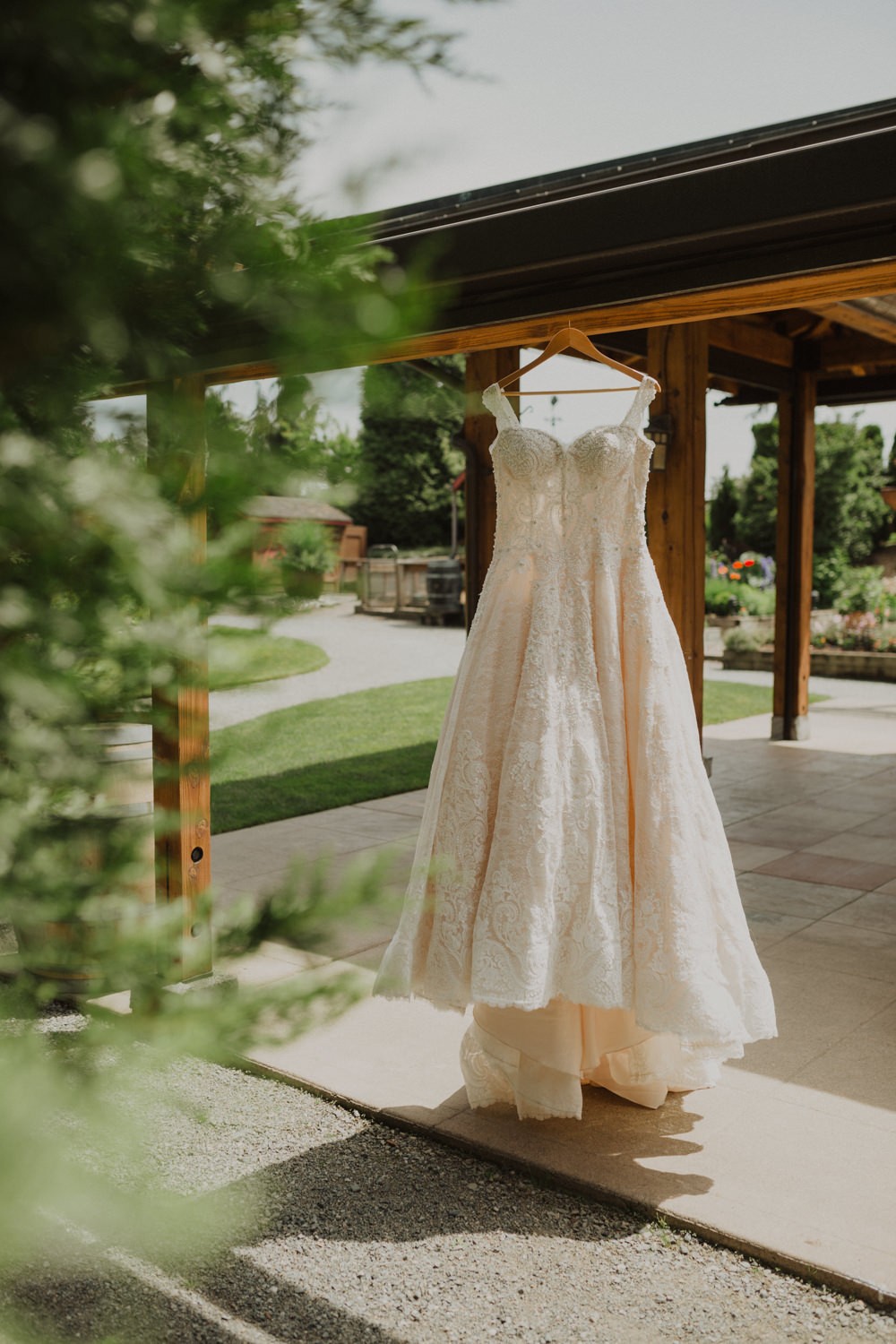 Romantic sweetheart neckline wedding dress at Willows Lodge in Woodinville. 
