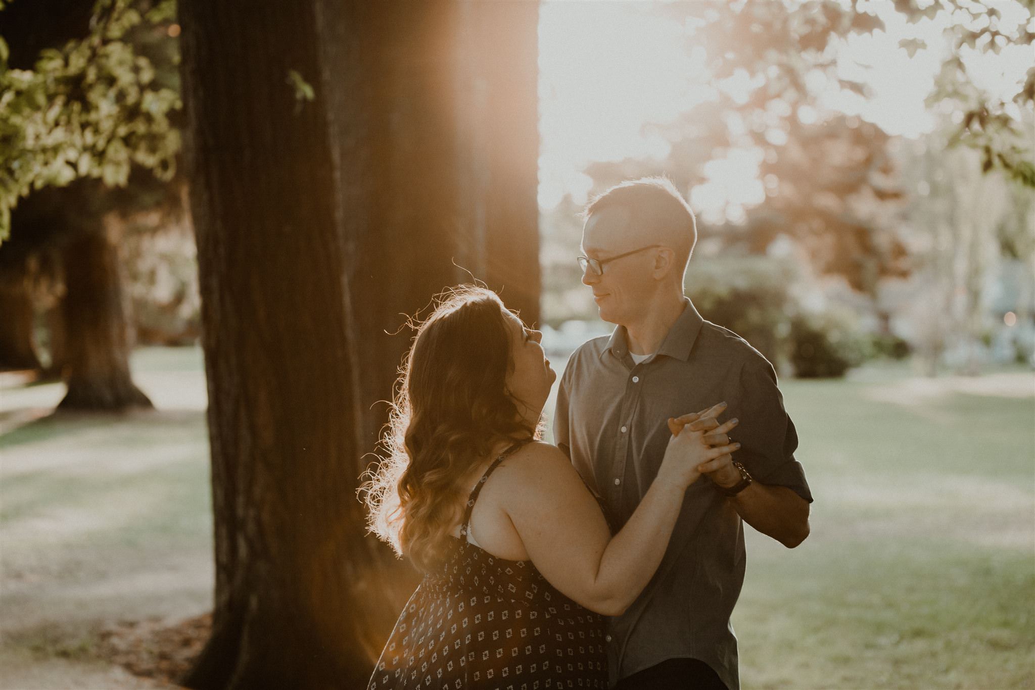 Married couple dancing in the park | PNW couples portraits | www.photomegs.com