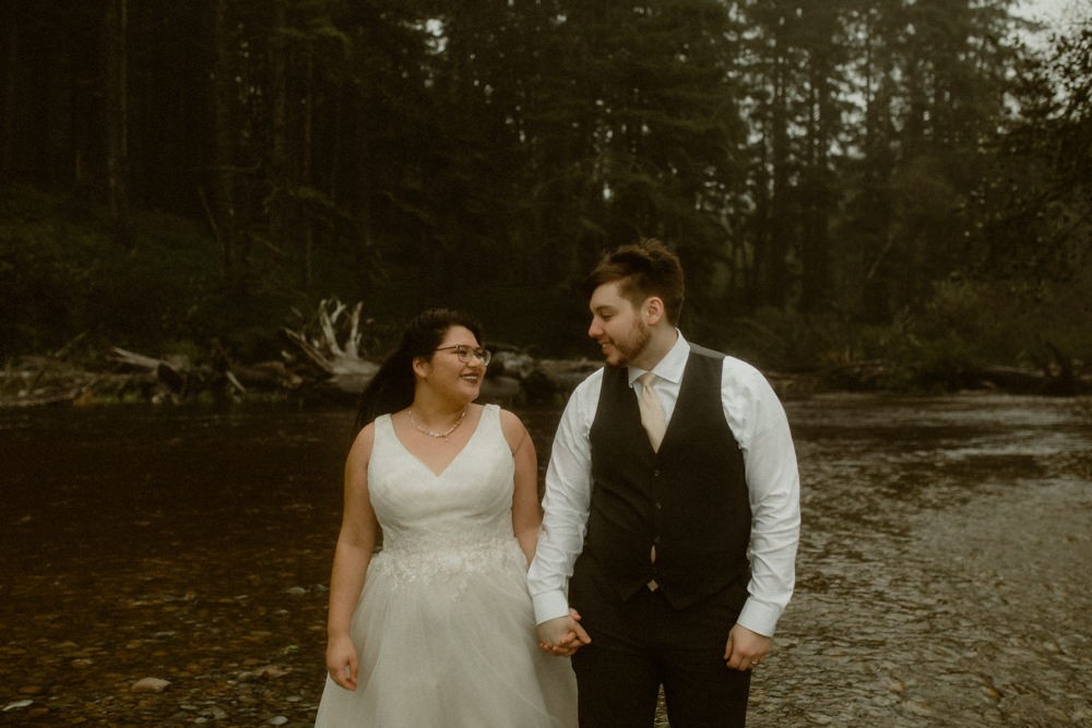 Oregon coast engagement and elopement photographer. 