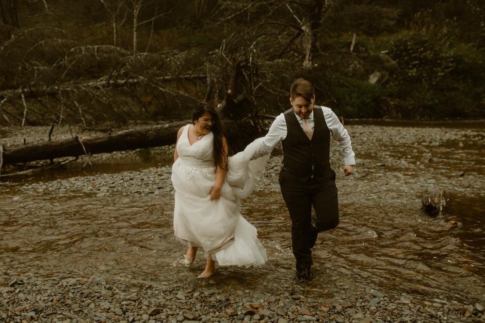 Pacific Northwest coast elopement wedding on a rainy and foggy day. 