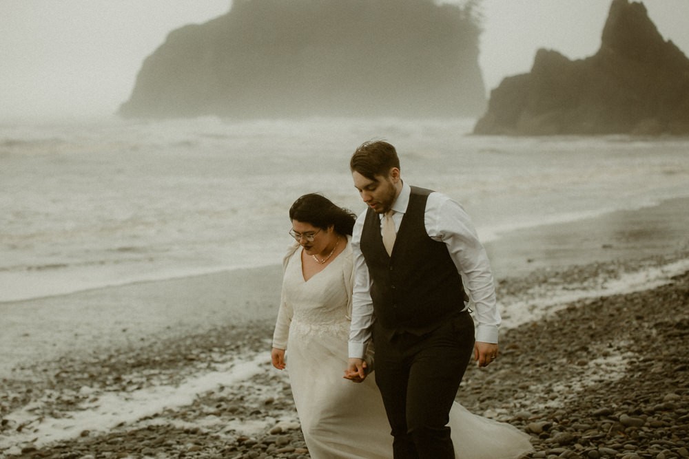 Ruby Beach adventure elopement on the Olympic Peninsula. 