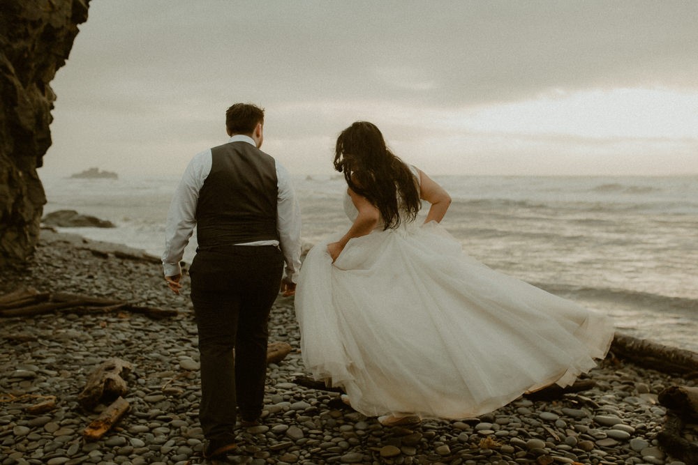 Sunset elopement photography at Ruby Beach in Forks, WA. 