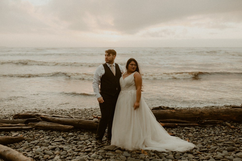 Oregon and Washington coast adventure elopement photographer. 