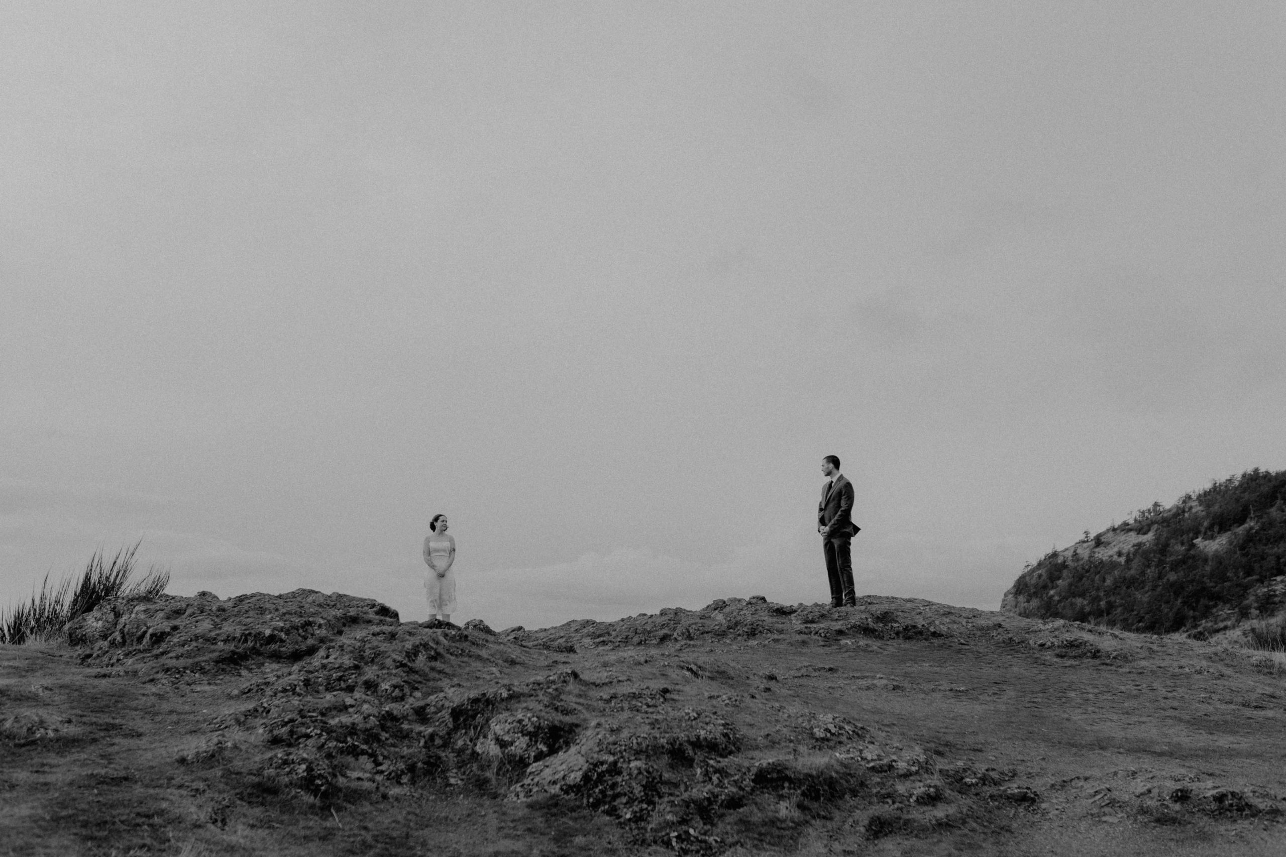 Easy going Deception Pass elopement in Washington State. 