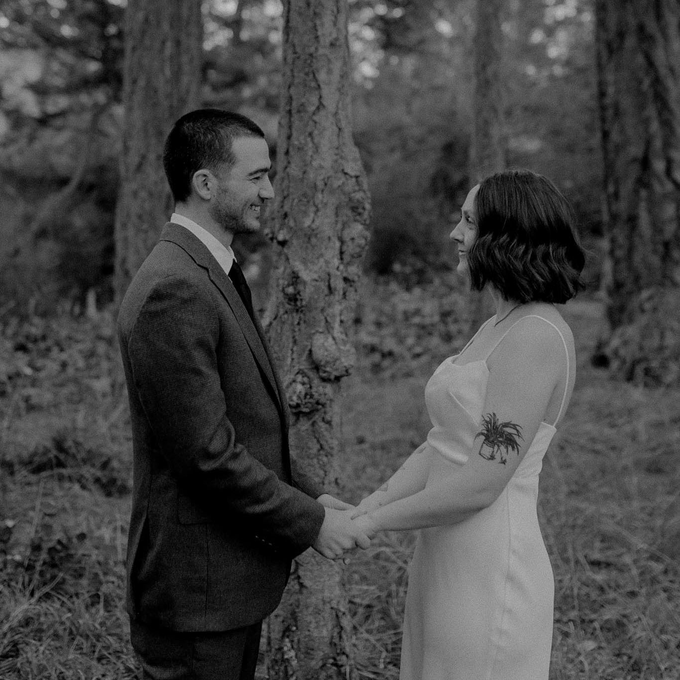 Carefree elopement at Deception Pass with modern-vintage vibes. 