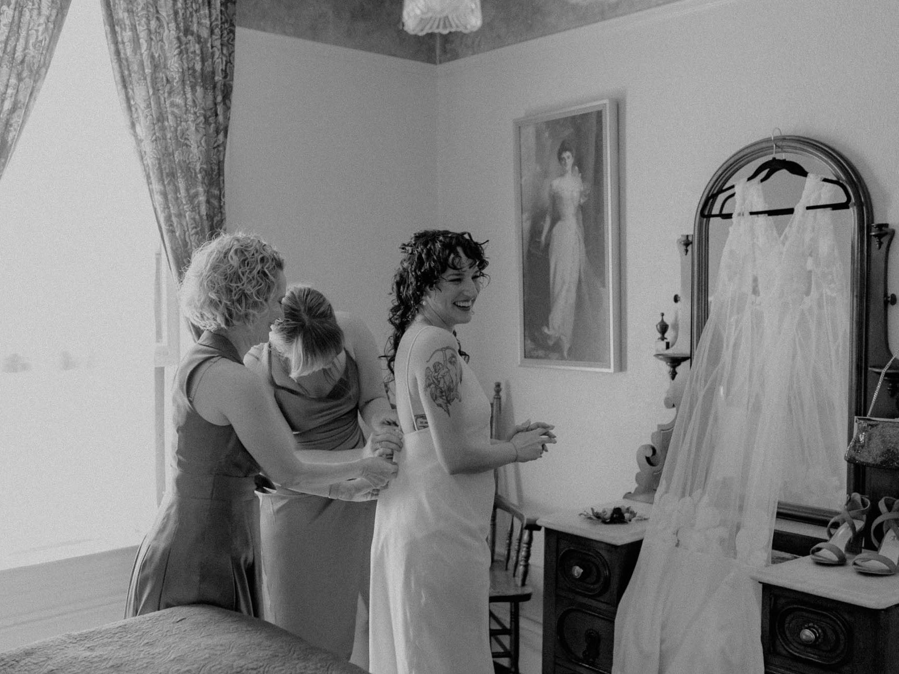 elopement getting ready moments