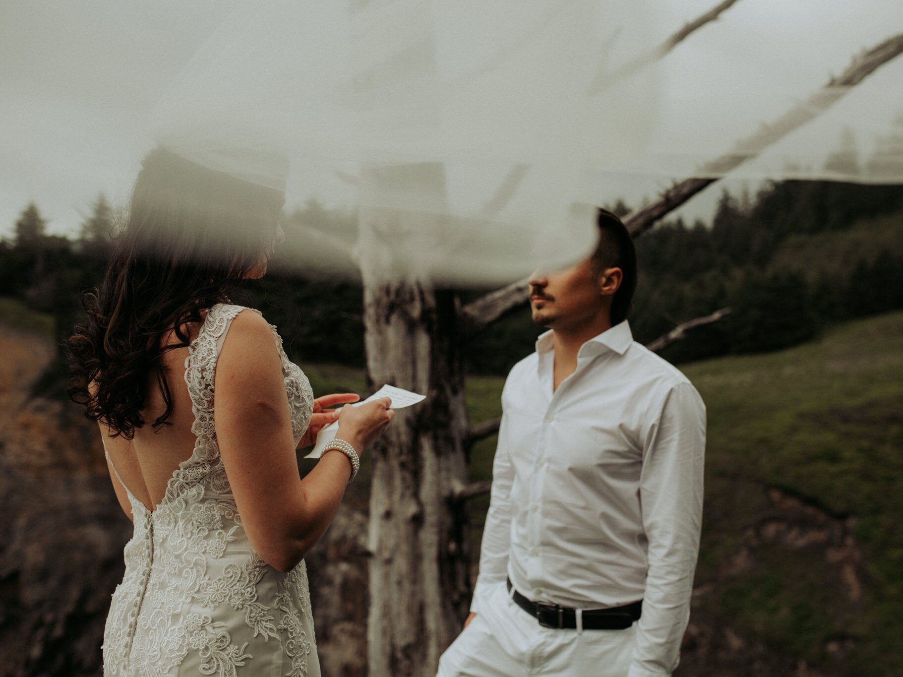 Daring Oregon Coast cliff top elopement wedding | PNW wedding + elopement photographer Meghann Prouse | www.photomegs.com