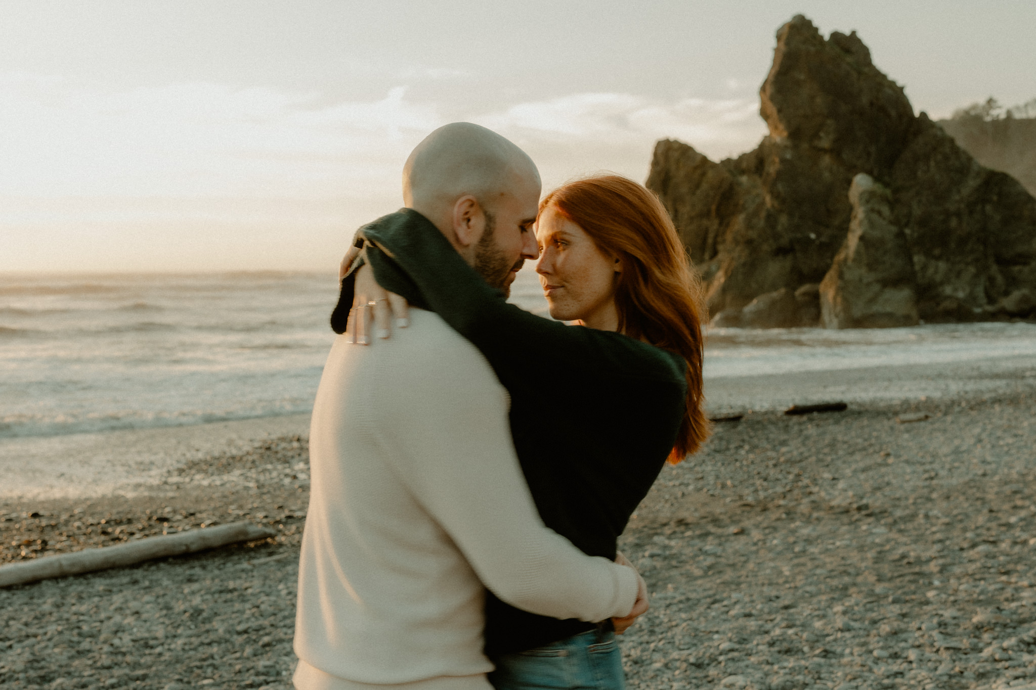Fall PNW beach engagement session at Ruby Beach