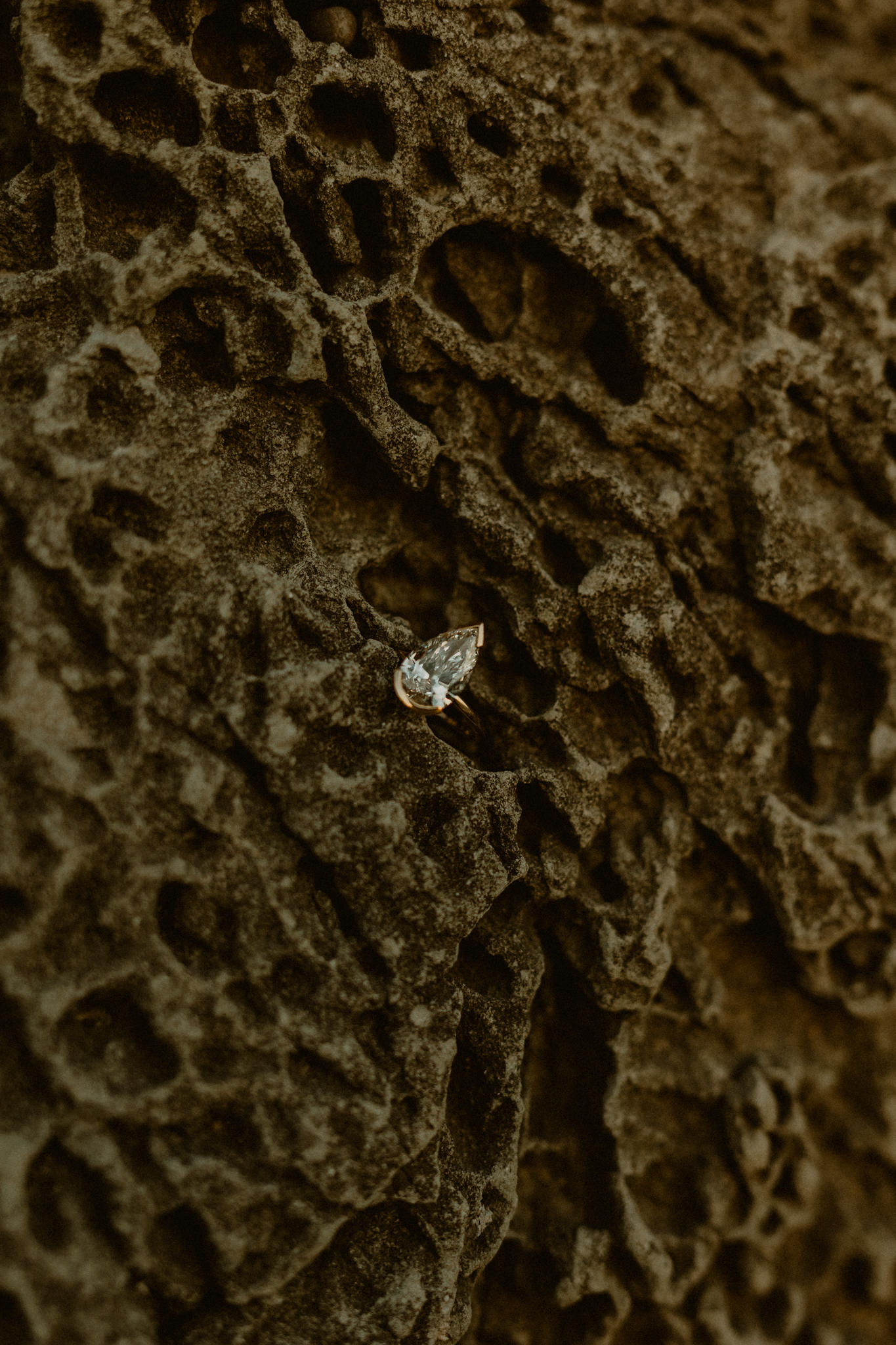Solitaire pear shaped diamond engagement ring 